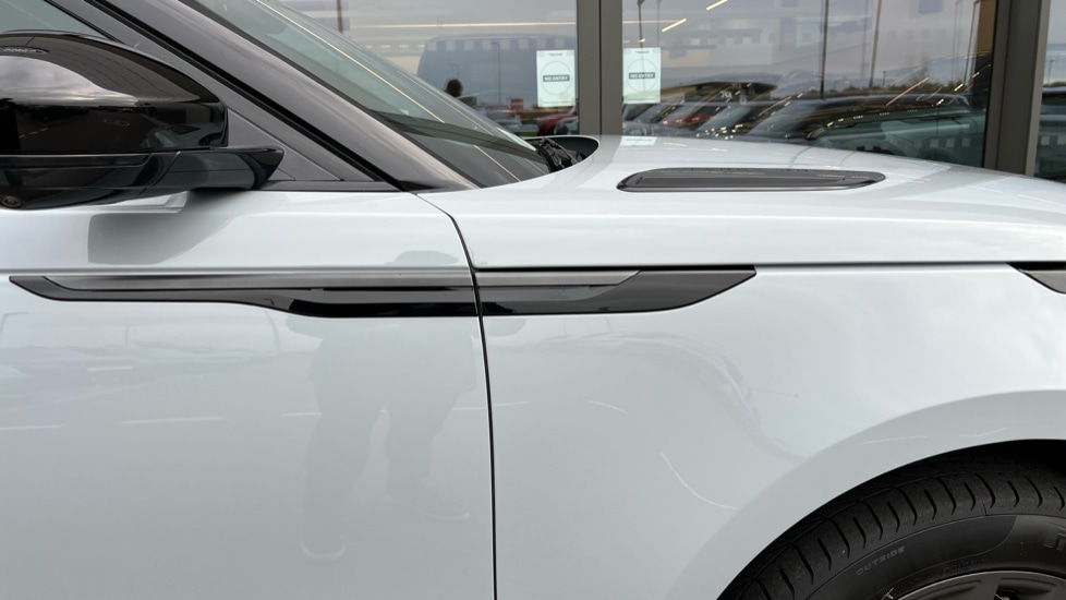 Used Land Rover Range Rover Velar 2025 for sale - 76874084: Photo 22