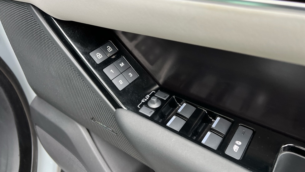 Used Land Rover Range Rover Velar 2025 for sale - 76874084: Photo 36