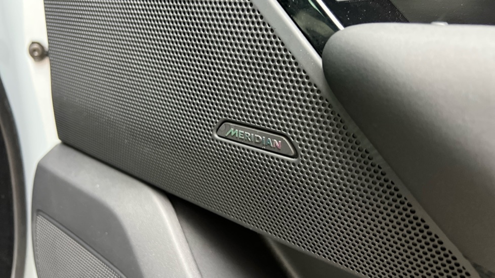 Used Land Rover Range Rover Velar 2025 for sale - 76874084: Photo 37