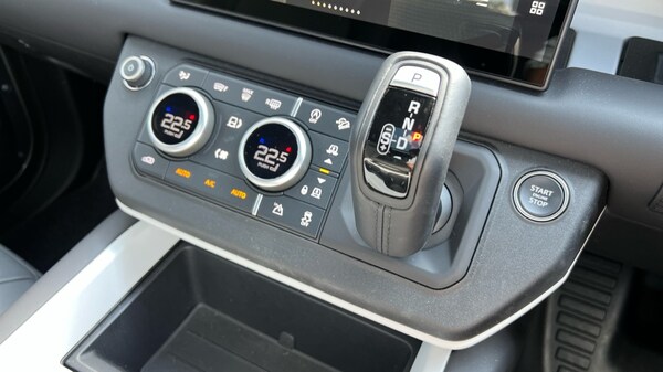 Used Land Rover Defender 2025 for sale - 76025349: Photo 13