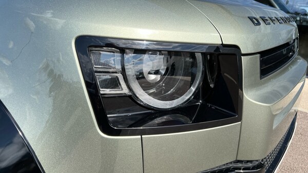 Used Land Rover Defender 2025 for sale - 76025349: Photo 17