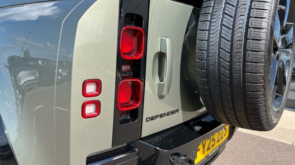 Used Land Rover Defender 2025 for sale - 76025349: Photo 19