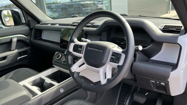 Used Land Rover Defender 2025 for sale - 76025349: Photo 28