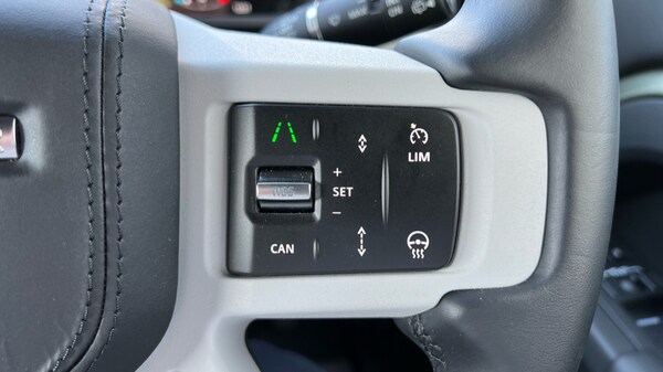 Used Land Rover Defender 2025 for sale - 76025349: Photo 37