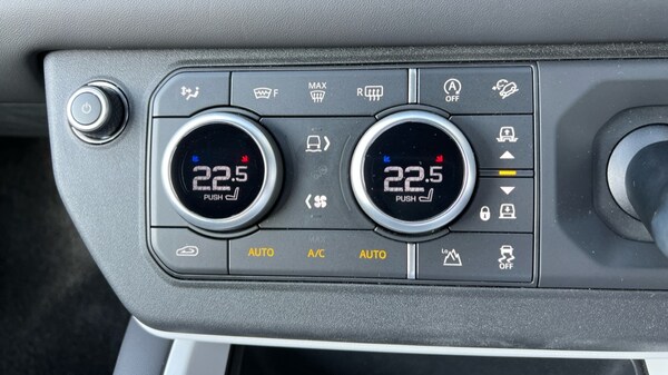 Used Land Rover Defender 2025 for sale - 76025349: Photo 42