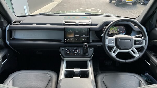 Used Land Rover Defender 2025 for sale - 76025349: Photo 9