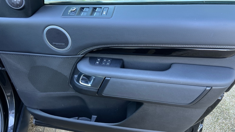 Used Land Rover Discovery 2021 for sale - 76901334: Photo 34