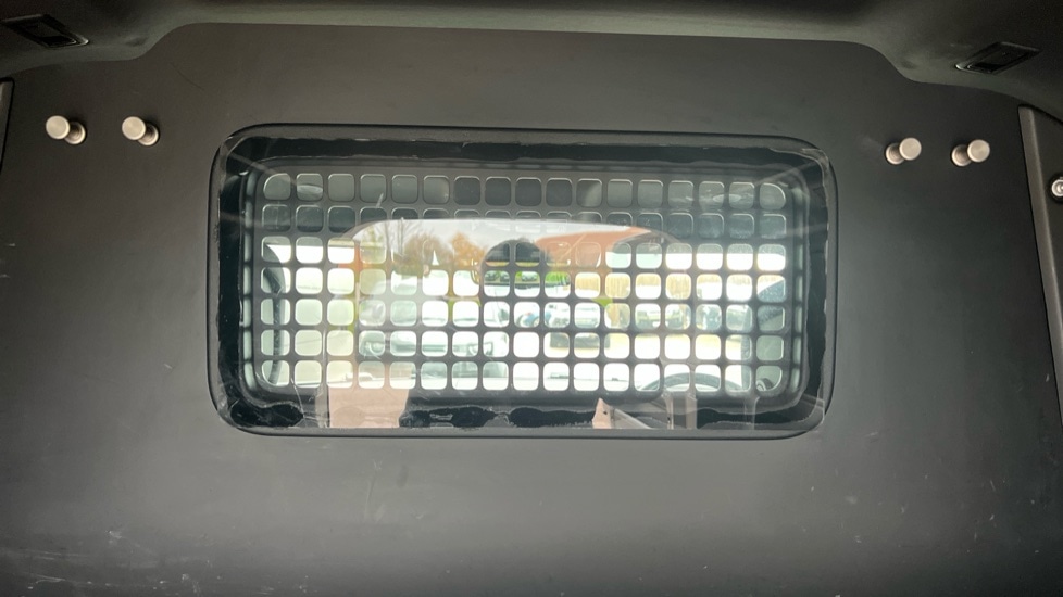 Used Land Rover Defender 2023 for sale - 76999533: Photo 18