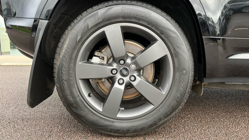 Used Land Rover Defender 2023 for sale - 76999533: Photo 31