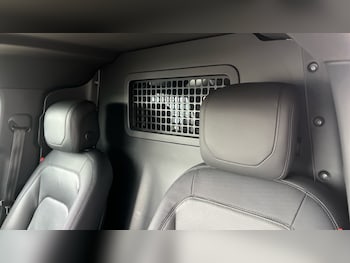 Used Land Rover Defender 2023 for sale - 76999533: Photo