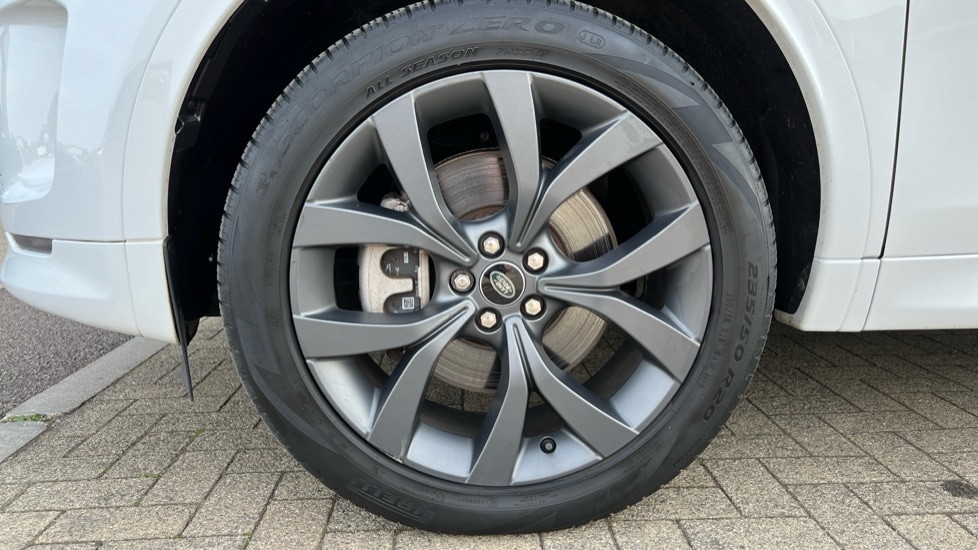 Used Land Rover Discovery Sport 2022 for sale - 76112289: Photo 32