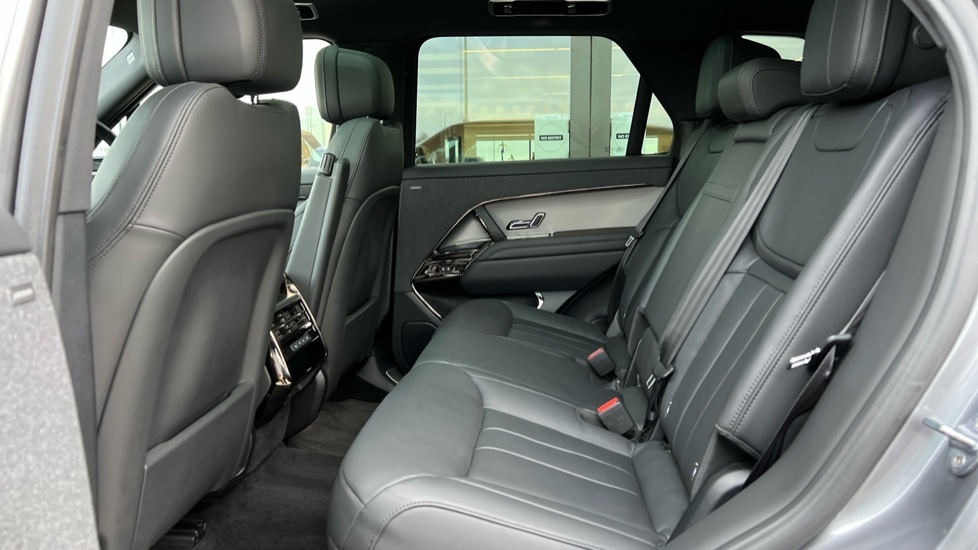 Used Land Rover Range Rover Sport 2023 for sale - 76874911: Photo 4
