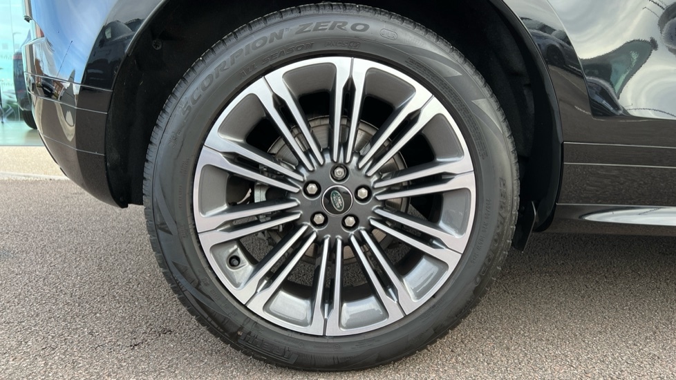 Used Land Rover Range Rover Evoque 2025 for sale - 76873644: Photo 31