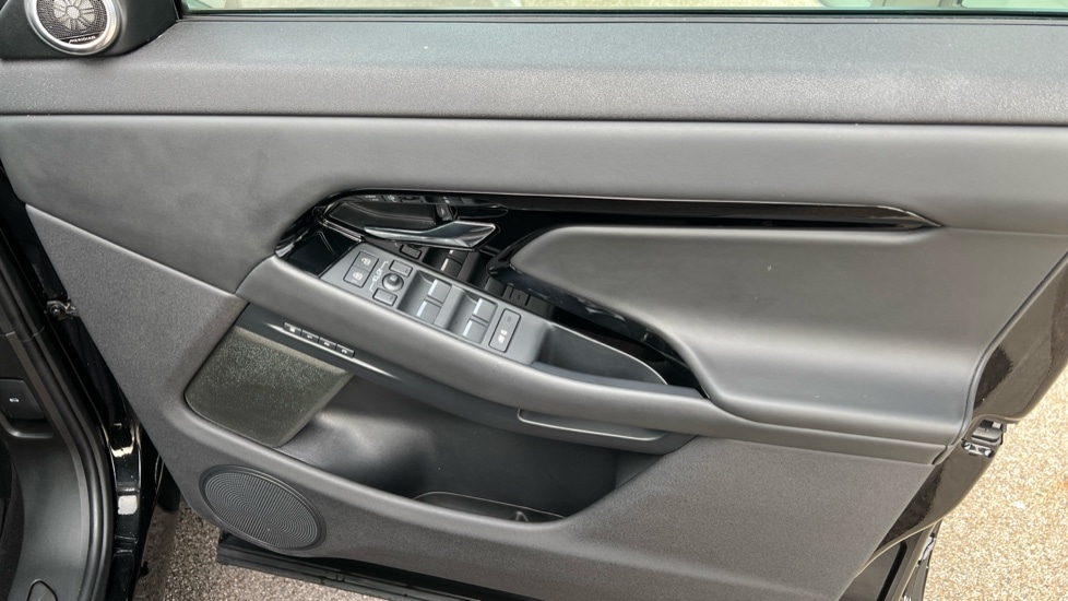 Used Land Rover Range Rover Evoque 2025 for sale - 76873644: Photo 34