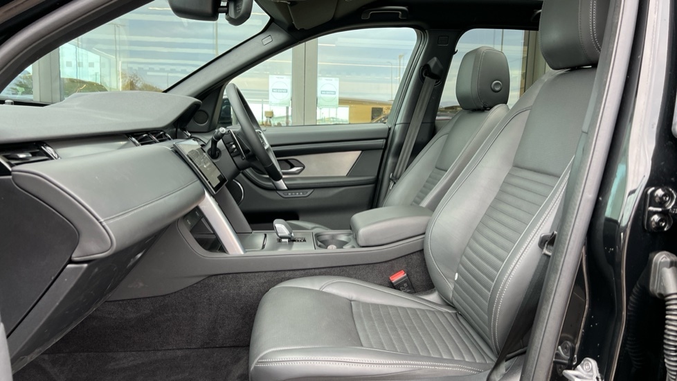 Used Land Rover Discovery Sport 2025 for sale - 76104206: Photo 3