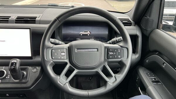 Used Land Rover Defender 2024 for sale - 76302393: Photo 15