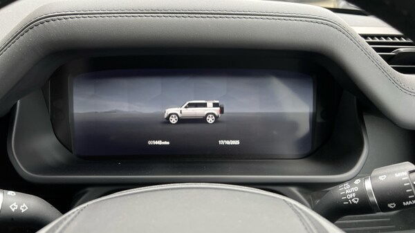 Used Land Rover Defender 2024 for sale - 76302393: Photo 16