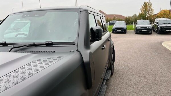 Used Land Rover Defender 2024 for sale - 76302393: Photo 21