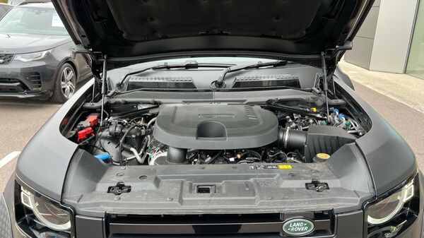 Used Land Rover Defender 2024 for sale - 76302393: Photo 30