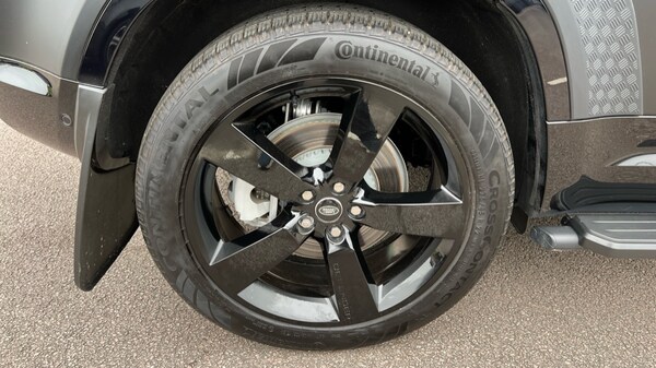 Used Land Rover Defender 2024 for sale - 76302393: Photo 31