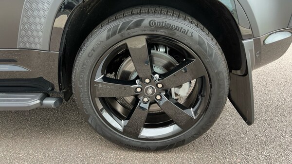 Used Land Rover Defender 2024 for sale - 76302393: Photo 32
