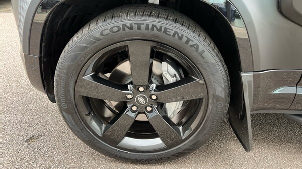 Used Land Rover Defender 2024 for sale - 76302393: Photo 33