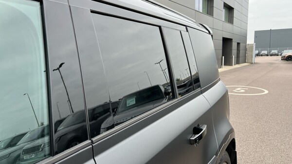 Used Land Rover Defender 2024 for sale - 76302393: Photo 38