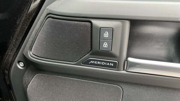 Used Land Rover Defender 2024 for sale - 76302393: Photo 50