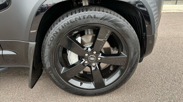 Used Land Rover Defender 2024 for sale - 76302393: Photo 8