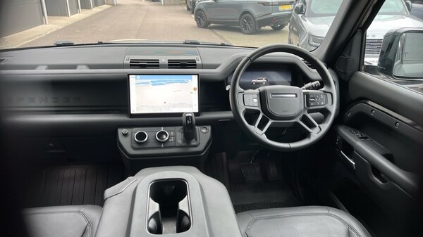 Used Land Rover Defender 2024 for sale - 76302393: Photo 9