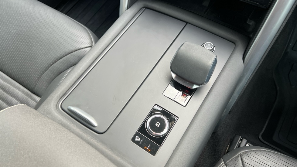 Used Land Rover Discovery 2024 for sale - 76874527: Photo 13