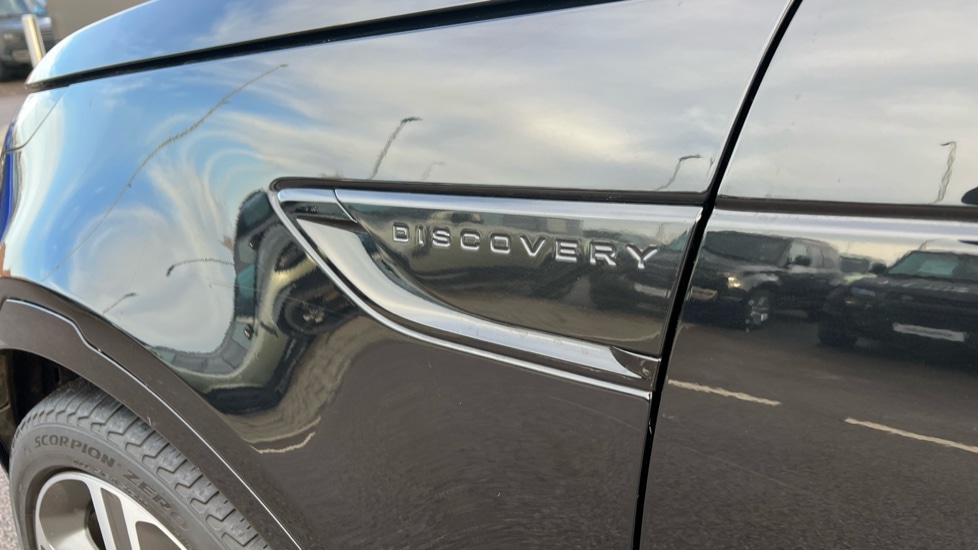 Used Land Rover Discovery 2024 for sale - 76874527: Photo 20