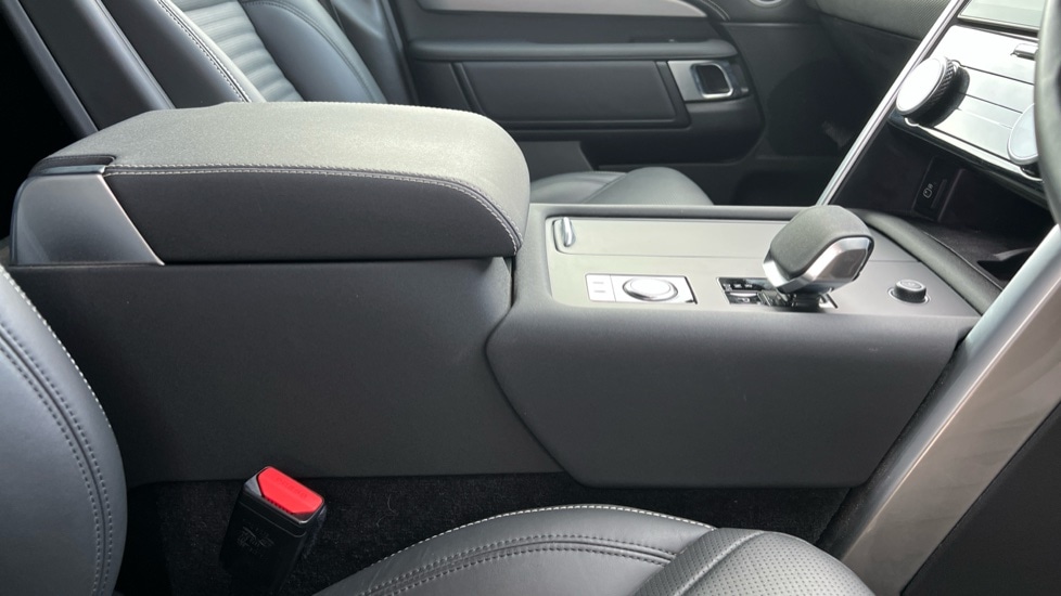 Used Land Rover Discovery 2024 for sale - 76874527: Photo 21