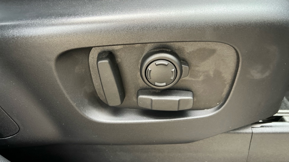 Used Land Rover Discovery 2024 for sale - 76874527: Photo 22