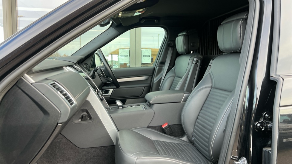 Used Land Rover Discovery 2024 for sale - 76874527: Photo 3