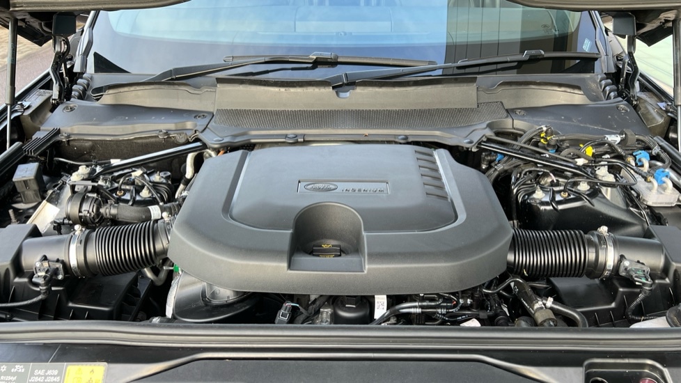 Used Land Rover Discovery 2024 for sale - 76874527: Photo 30