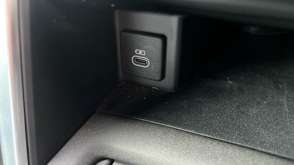 Used Land Rover Discovery 2024 for sale - 76874527: Photo 41