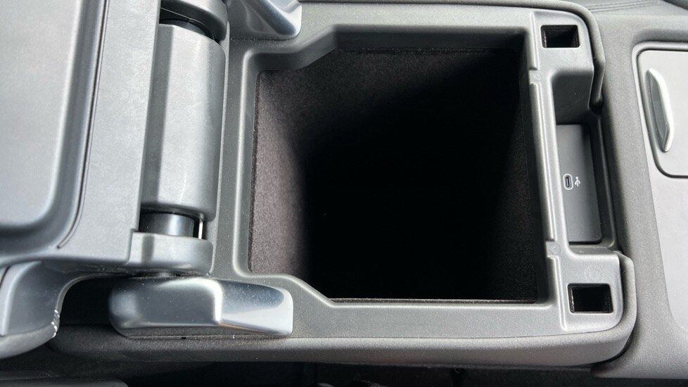 Used Land Rover Discovery 2024 for sale - 76874527: Photo 44