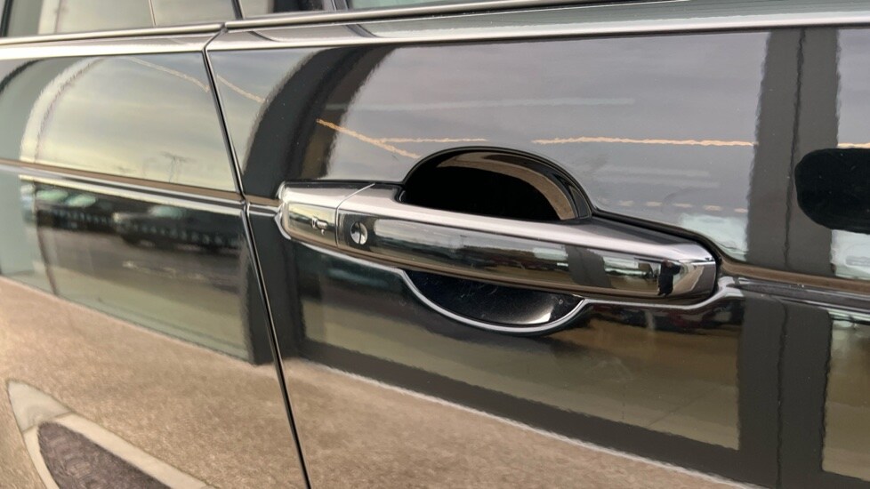 Used Land Rover Discovery 2024 for sale - 76874527: Photo 45