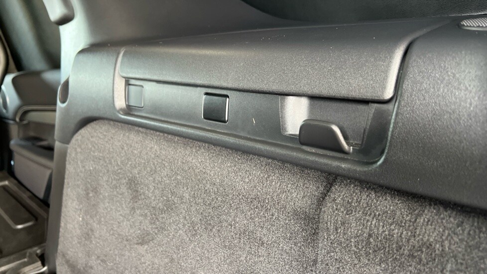 Used Land Rover Discovery 2024 for sale - 76874527: Photo 52