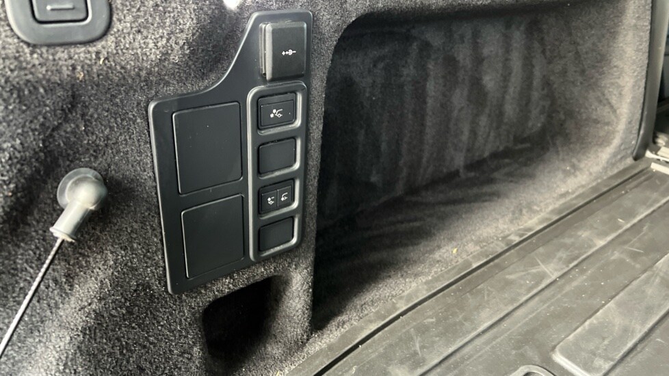 Used Land Rover Discovery 2024 for sale - 76874527: Photo 53