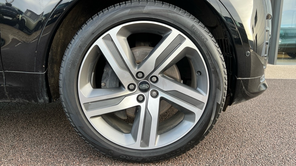 Used Land Rover Discovery 2024 for sale - 76874527: Photo 8