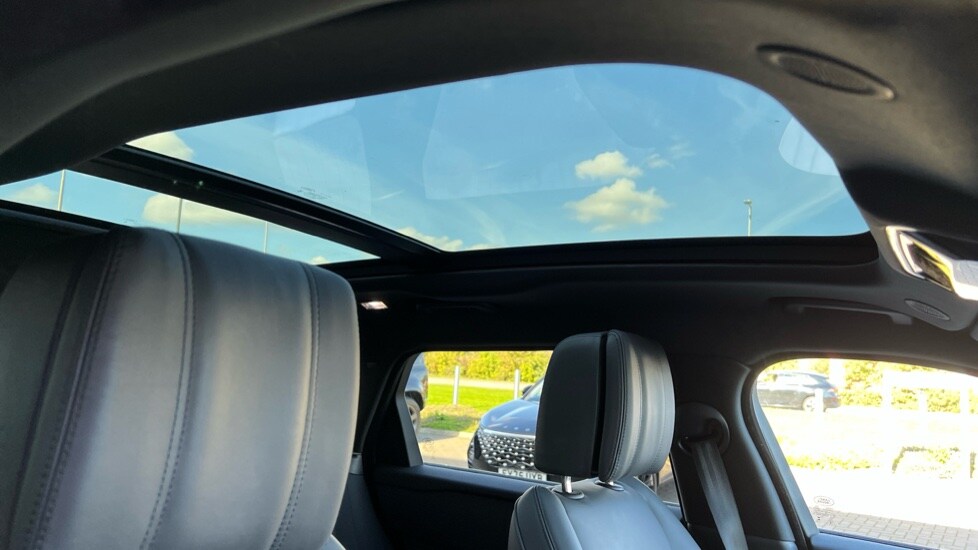 Used Land Rover Range Rover Velar 2025 for sale - 76869801: Photo 21