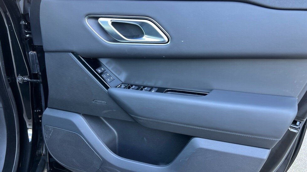 Used Land Rover Range Rover Velar 2025 for sale - 76869801: Photo 34