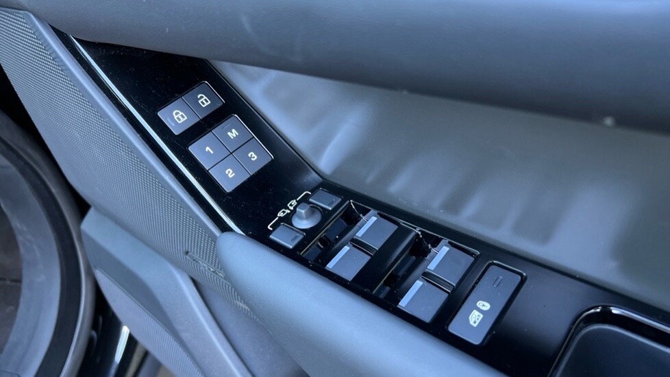 Used Land Rover Range Rover Velar 2025 for sale - 76869801: Photo 35