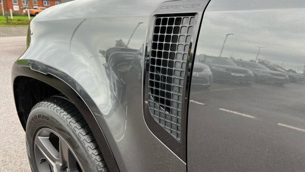Used Land Rover Defender 2022 for sale - 76575142: Photo 20