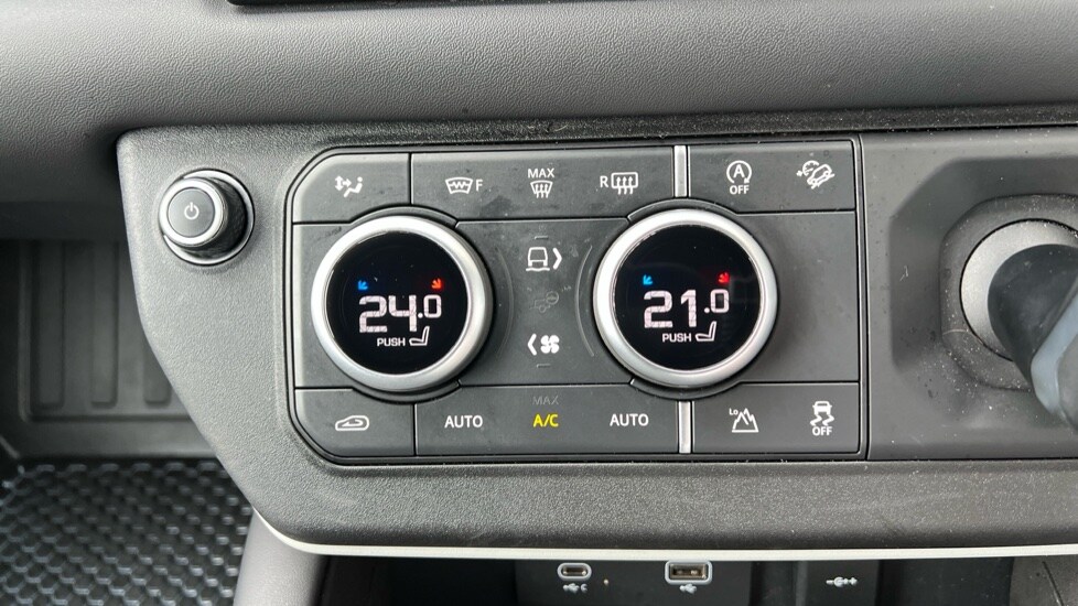 Used Land Rover Defender 2022 for sale - 76575142: Photo 42