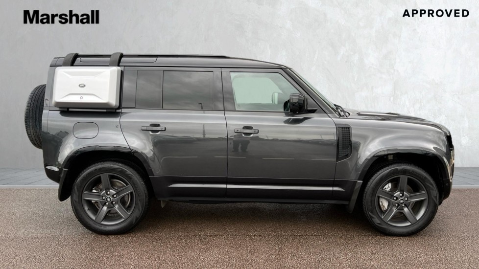 Used Land Rover Defender 2022 for sale - 76575142: Photo 5