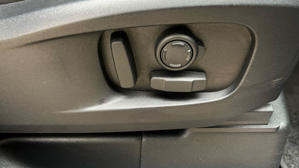 Used Land Rover Defender 2024 for sale - 77082538: Photo 35