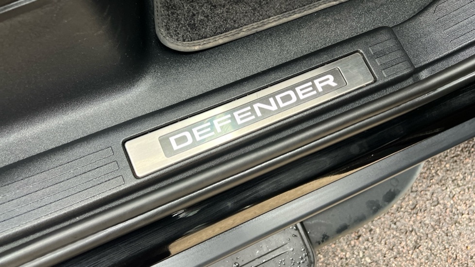 Used Land Rover Defender 2024 for sale - 77082538: Photo 36